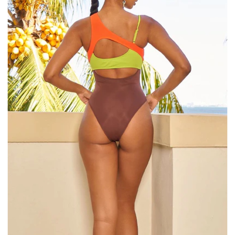 Swimsuit - Picture 2 of 2